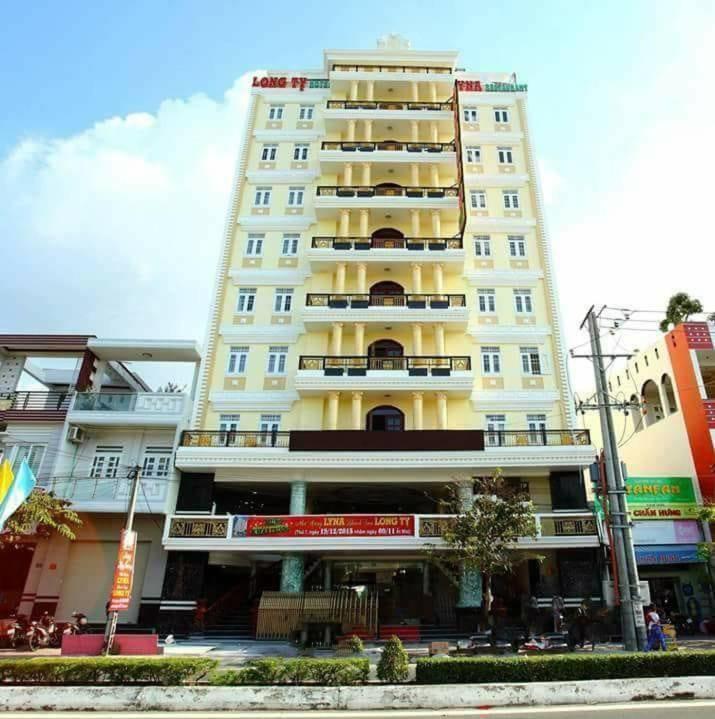Khach San Long Ty Hotel Cà Mau Екстериор снимка