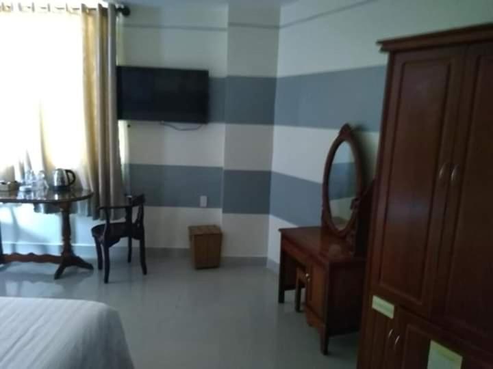 Khach San Long Ty Hotel Cà Mau Екстериор снимка